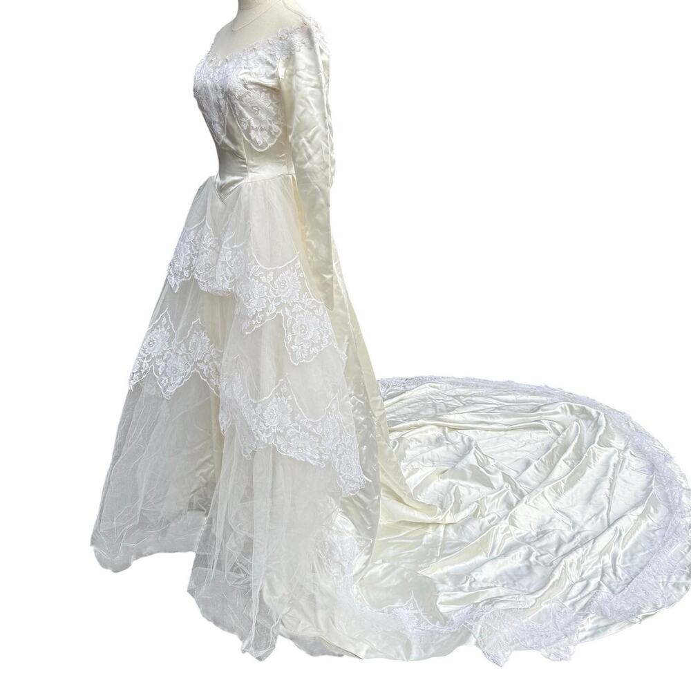 Vintage 50s Women's XS Wedding Dress Satin Lace Wedding Dress Chapel Train - Picture 3 of 11